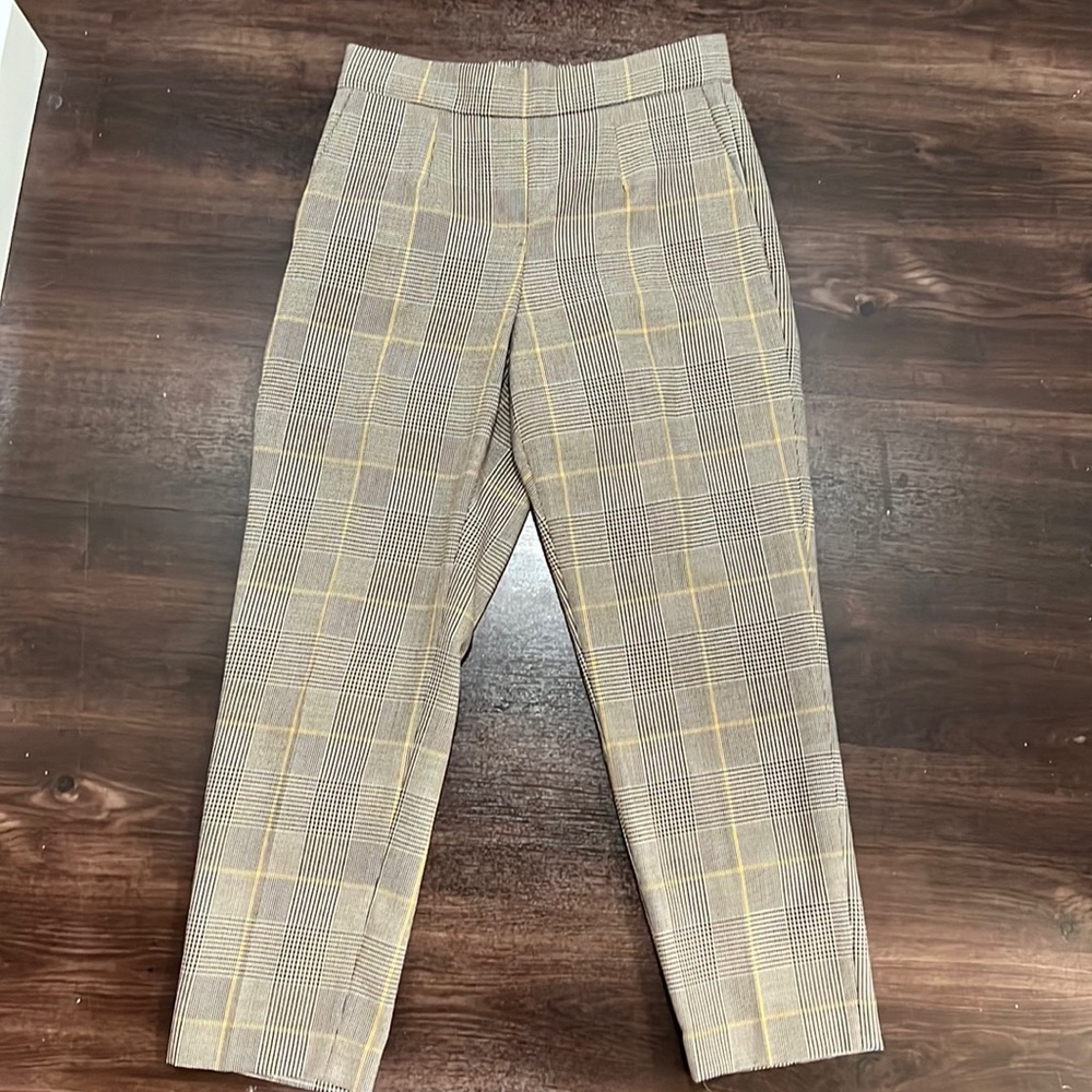 Aritzia Babaton slight cropped pant!!!